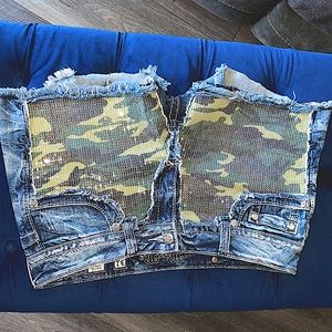 Patriotic Miss Me Shorts Size 31